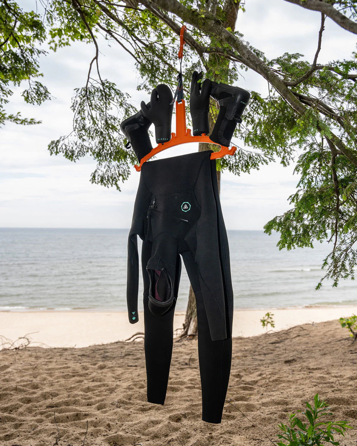 C-Monsta_Wetsuit_Hanger_V2_-_Orange_UK_-_C-MONSTA-4493352
