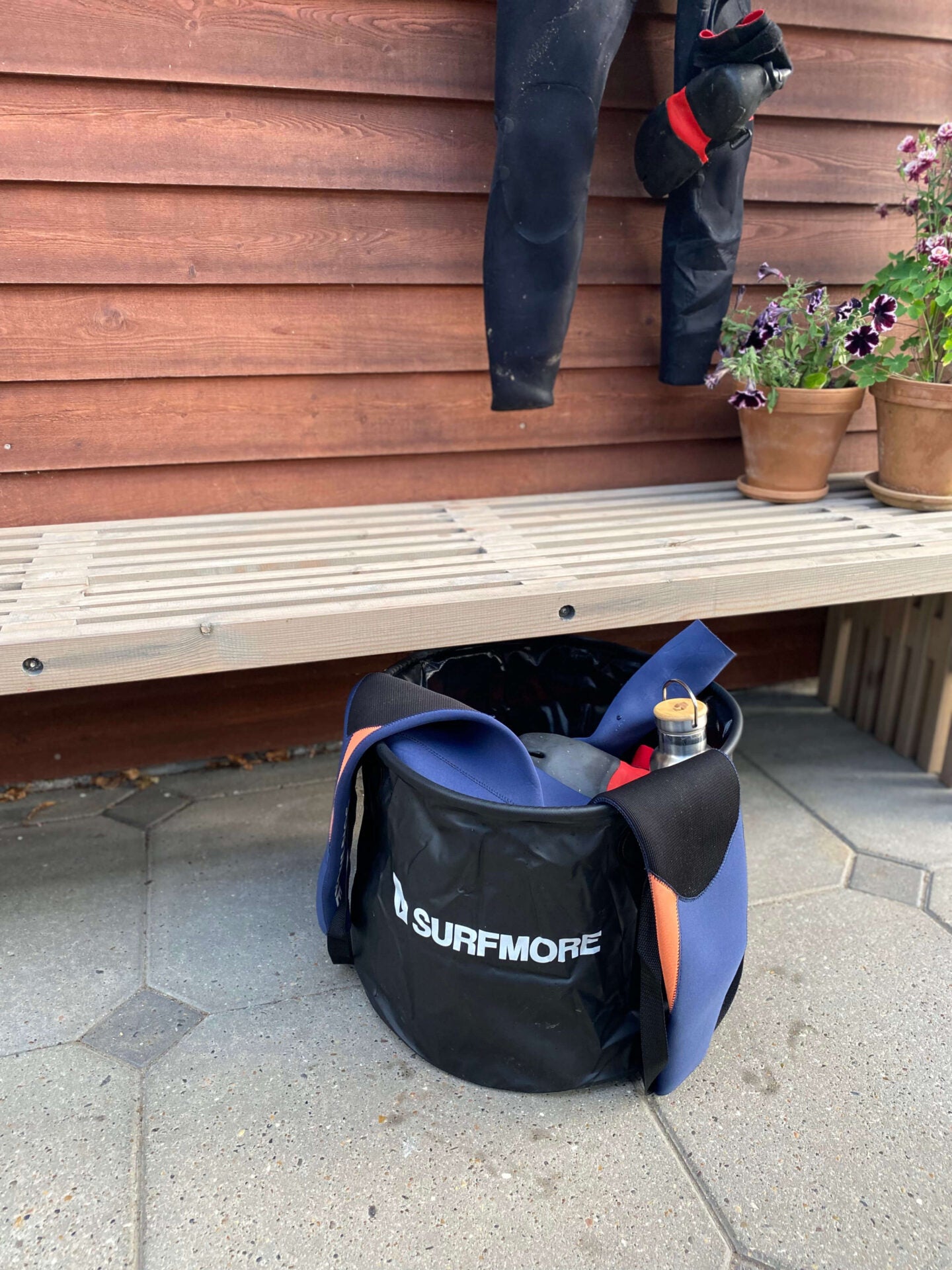 surfmore-wetsuit-bucket-vaaddragt