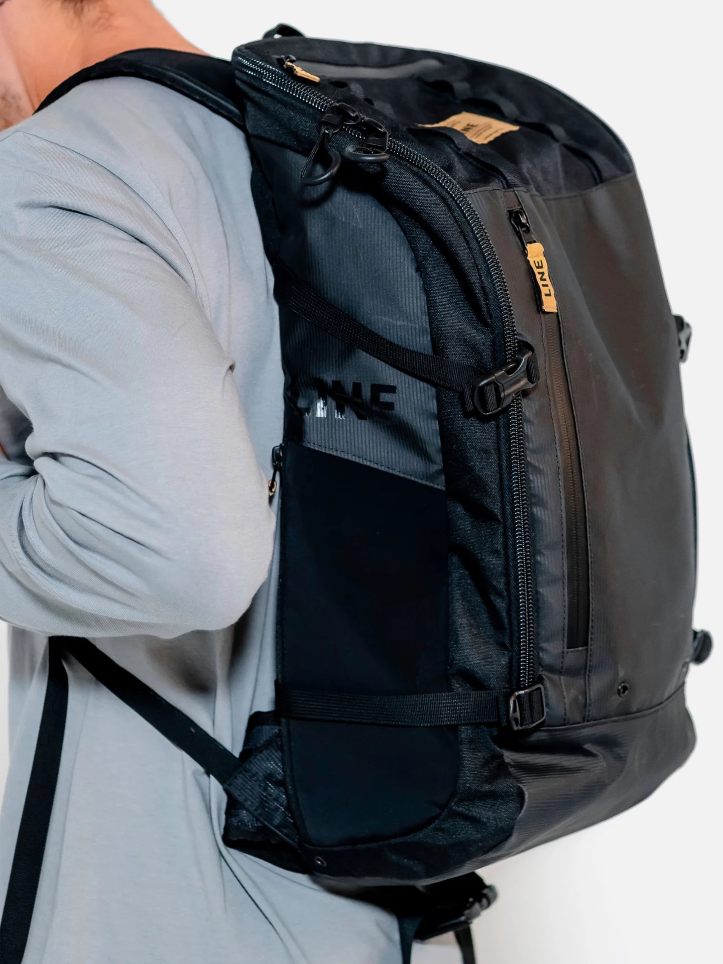 line_2425_remote-pack_LN240741_4-set-fra-siden