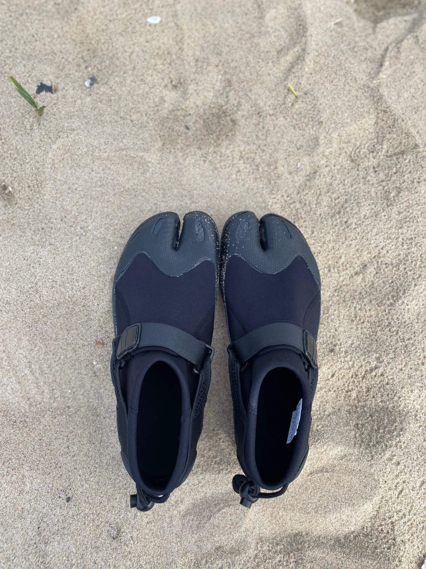 surfmore-split-toe-neopren-sko-sand