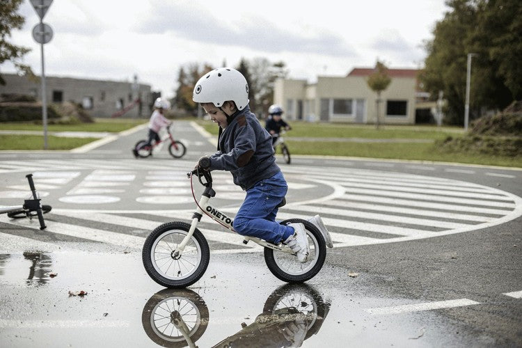 yedoo-onetoo-balancebike-barn