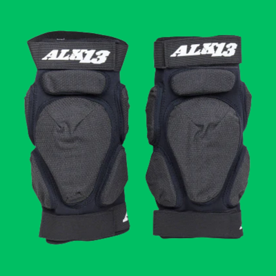 Knäskydd sparkcykel