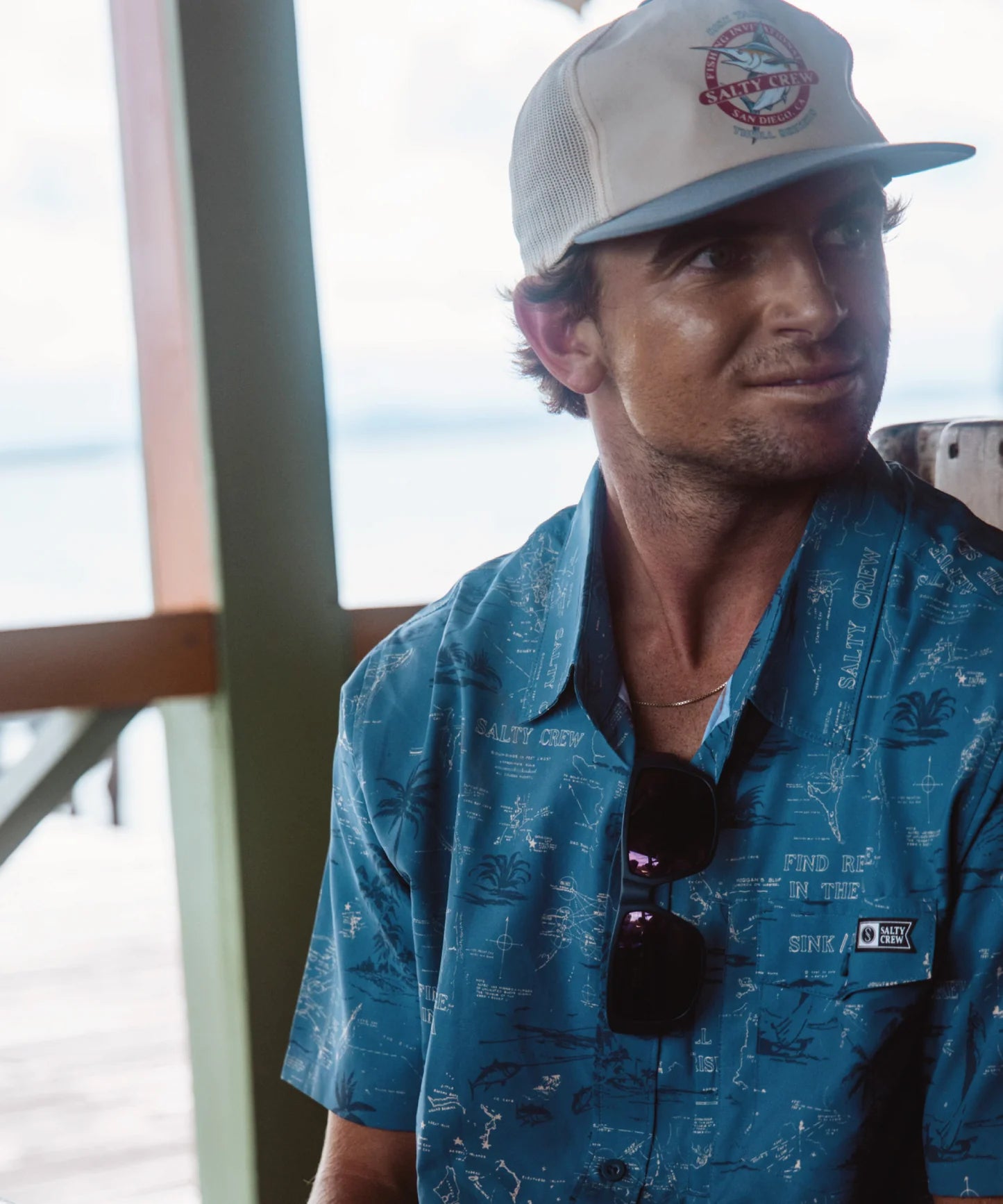 Salty Crew Seafarer S/S Tech Woven - Skiffergrå