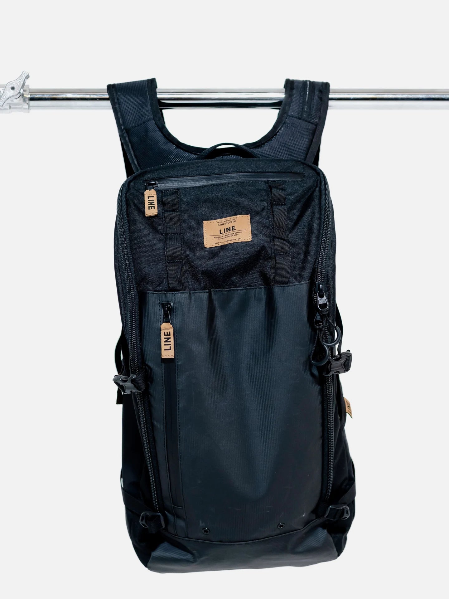 line-skis-remote-pack-haenger-paa-stativ